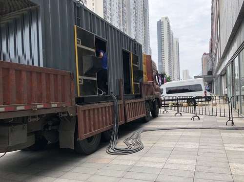 东港低温环境下，柴油发电机组电池充满电的具体时间受哪些因素影响？